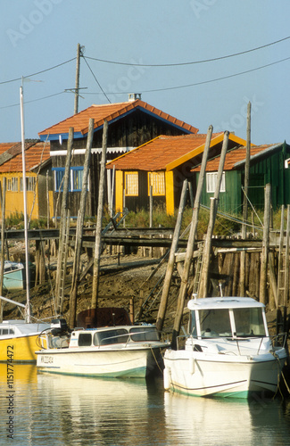 Port ostréicole, La Tremblade, 17, Charente Maritime, France photo