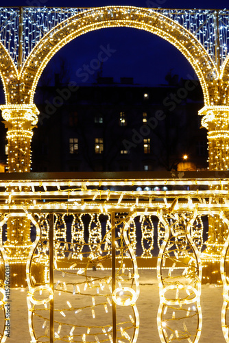 Obraz na płótnie KRAKOW, POLAND - JANUARY 15, 2024: Beautiful Christmas decorations in Krakow at Plac Wolnica in the Kazimierz district. w salonie
