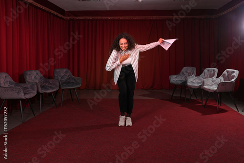Εκτύπωση καμβά Professional actress bowing on stage in theatre