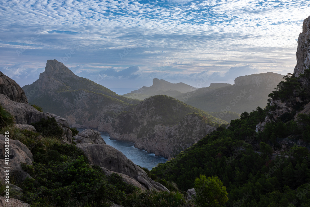 Obraz premium Früher Morgen am Aussichtspunkt Mirador Es Colomer, Kap Formentor, Mallorca