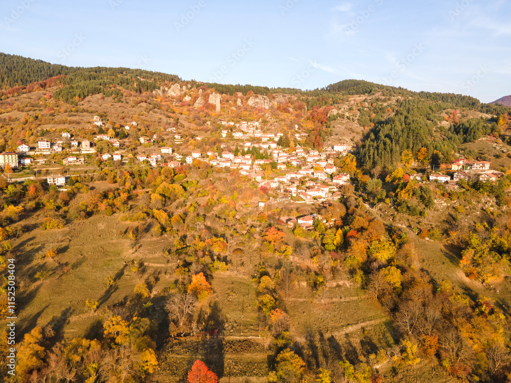 Obraz premium Rhodope mountain near village of Borovo, Bulgaria