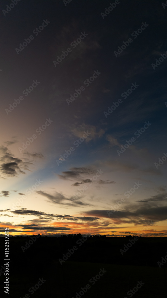 Obraz premium sunset over the field