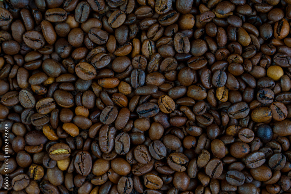 Fototapeta premium Close-up of roasted coffee beans