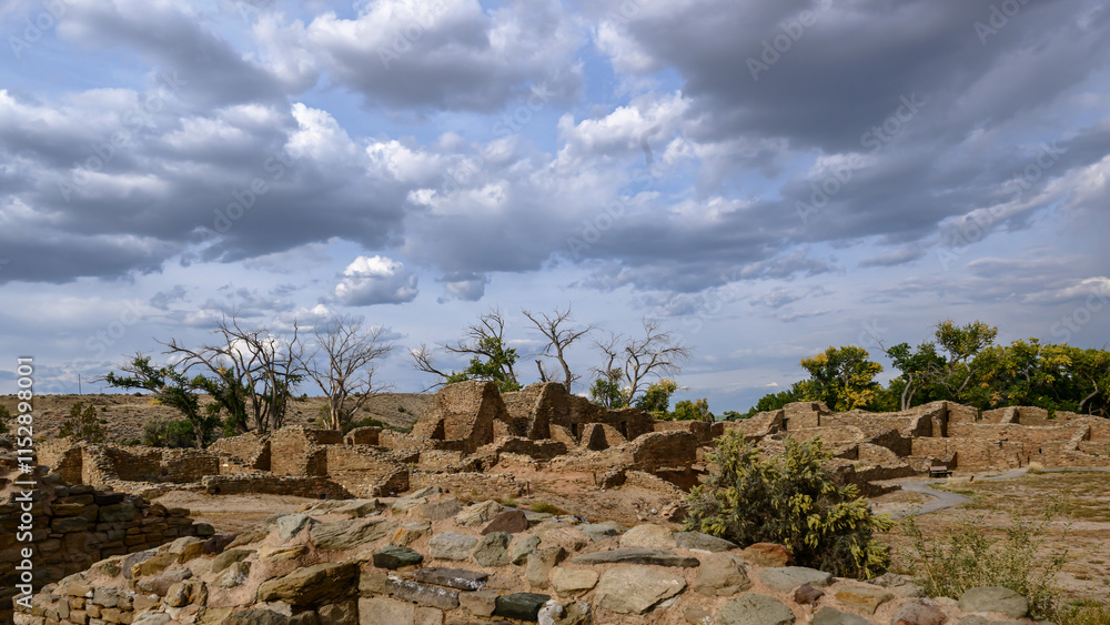 Obraz premium Exterior view of the great house of Aztec Ruins National Monument, New Mexico
