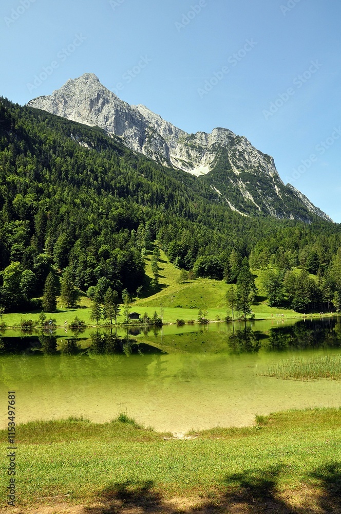 Fototapeta premium Der Ferchensee bei Mittenwald