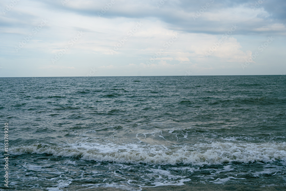 Obraz premium View of sea against sky. Holiday summer