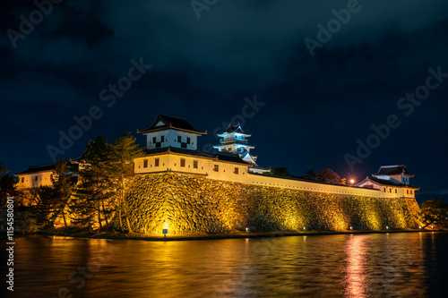 ライトアップされた今治城