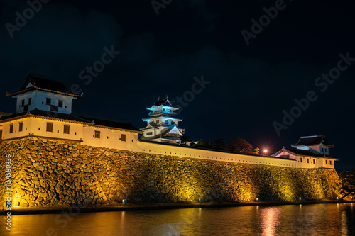 ライトアップされた今治城