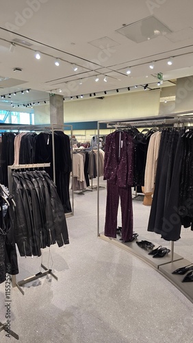 Wallpaper Mural Fashion Store Interiors Torontodigital.ca