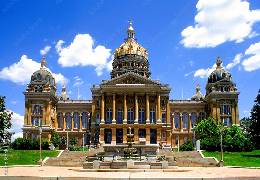 Obraz premium Des Moines Iowa State Capitol Building IA