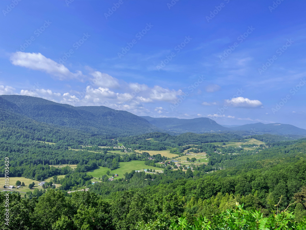 Naklejka premium Peaceful Valley