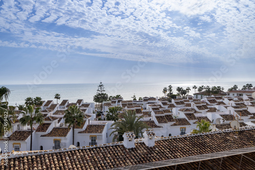 Fotografía Photo of a typical Spanish apartment block and houses showing the renewable ener