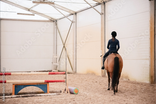 Fotografía Hall for riding horses with obstacles