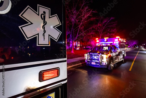 Obraz na płótnie Close up emergency ambulance truck illuminated at night w salonie