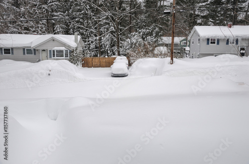 Wallpaper Mural residential home during heavy snow storm Torontodigital.ca