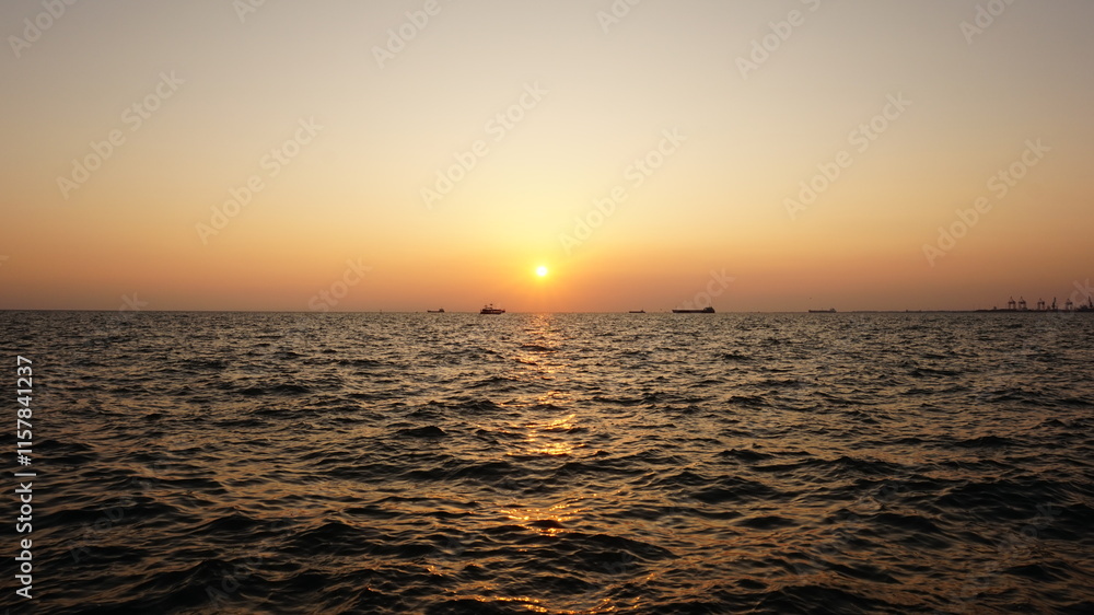 Naklejka premium Sunset on the sea