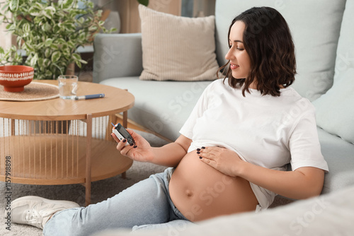 Pregnant woman monitoring g...