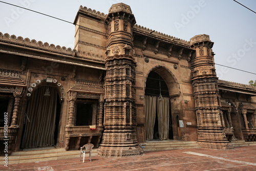 Obraz na płótnie Ahmedabad and its heritage: the tomb of Dai Halima w salonie