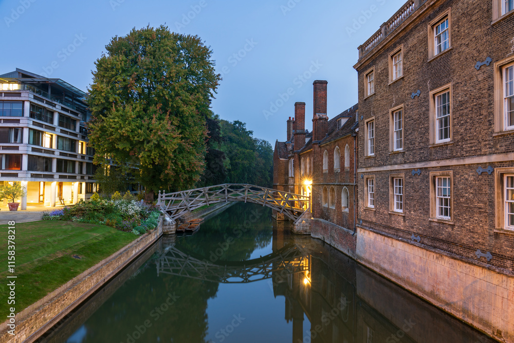 Fototapeta premium Newton's Mathematical bridge in Cambridge. England. UK