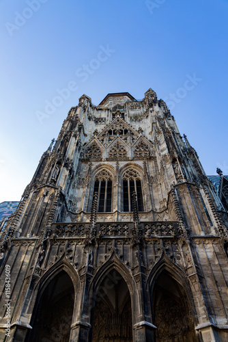 Obraz na płótnie Details from exterior of St. Stephen's Cathedral in Vienna w salonie