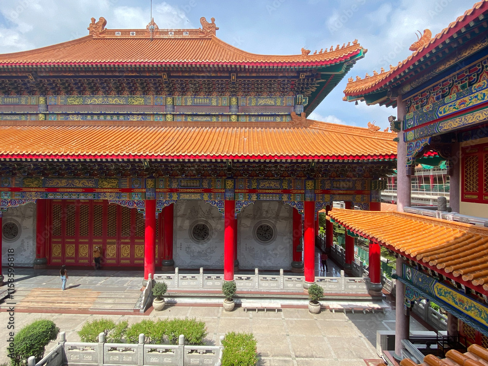 Fototapeta premium wat boromracha kanchanapisek anusorn temple 5