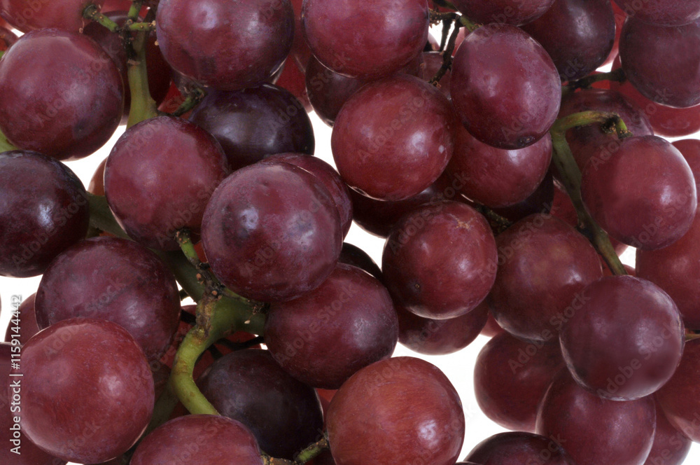 Ripe red grapes closeup | Raisin rouge mûr en gros plan Ripe red grapes closeup | Raisin rouge mûr en gros plan