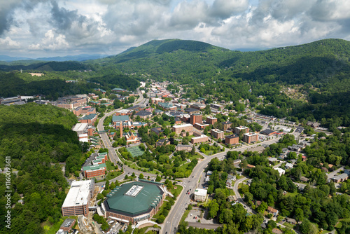 Fototapeta Naklejka Na Ścianę i Meble -  Boone, North Carolina. American architecture with streets and historical buildings in Blue Ridge Mountains. Popular tourist destination