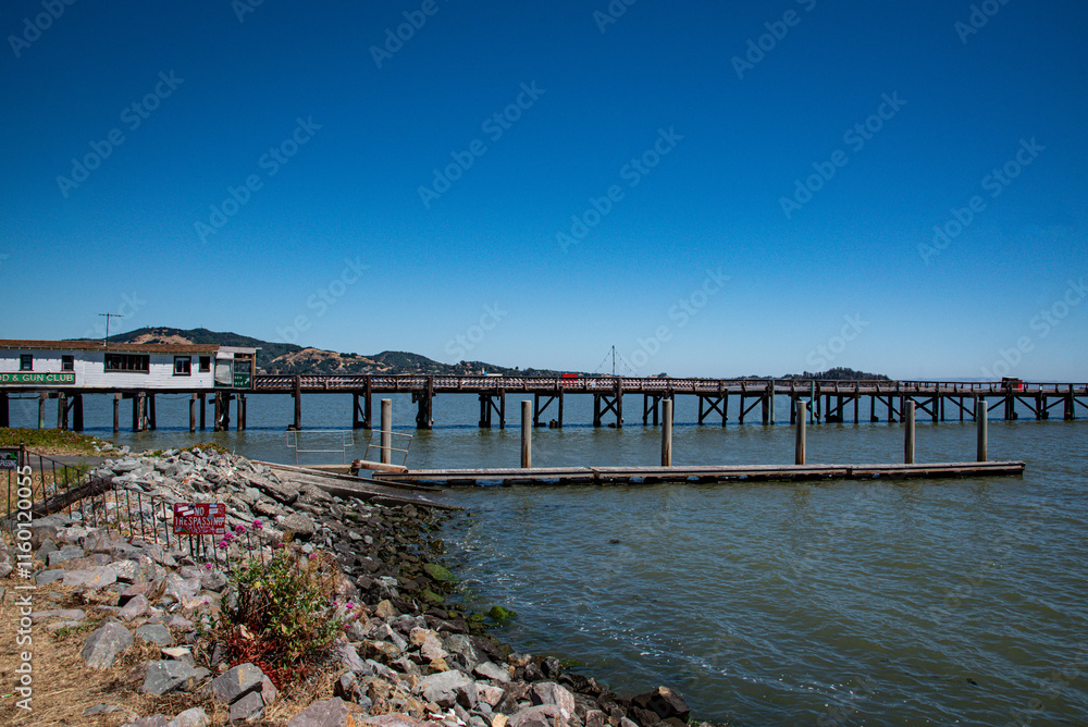 Fototapeta premium San Francisco Old Pier in the Pacific Ocean