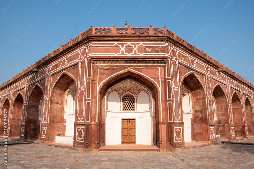 Fototapeta premium The Humayun's Tomb located in hazrat nizamuddin, South Delhi, the tomb of the mughal emperor humayun whole ruled in the 16th Century