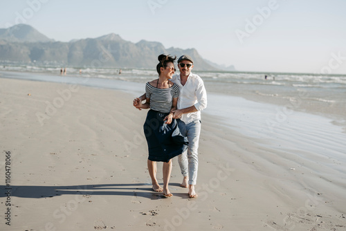 Liebespaar am Sandstrad, Cape Town,Südafrika