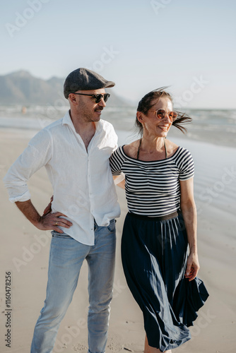 Liebespaar am Sandstrad, Cape Town,Südafrika