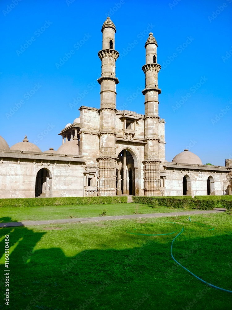 Obraz premium Jami Masjid, an Islamic architectural Mosque in Champaner, Gujarat, India