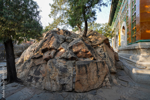 Obraz na płótnie Rocks on the west side of the Wisdom-Sea Temple in the summer palace, Beijing w salonie