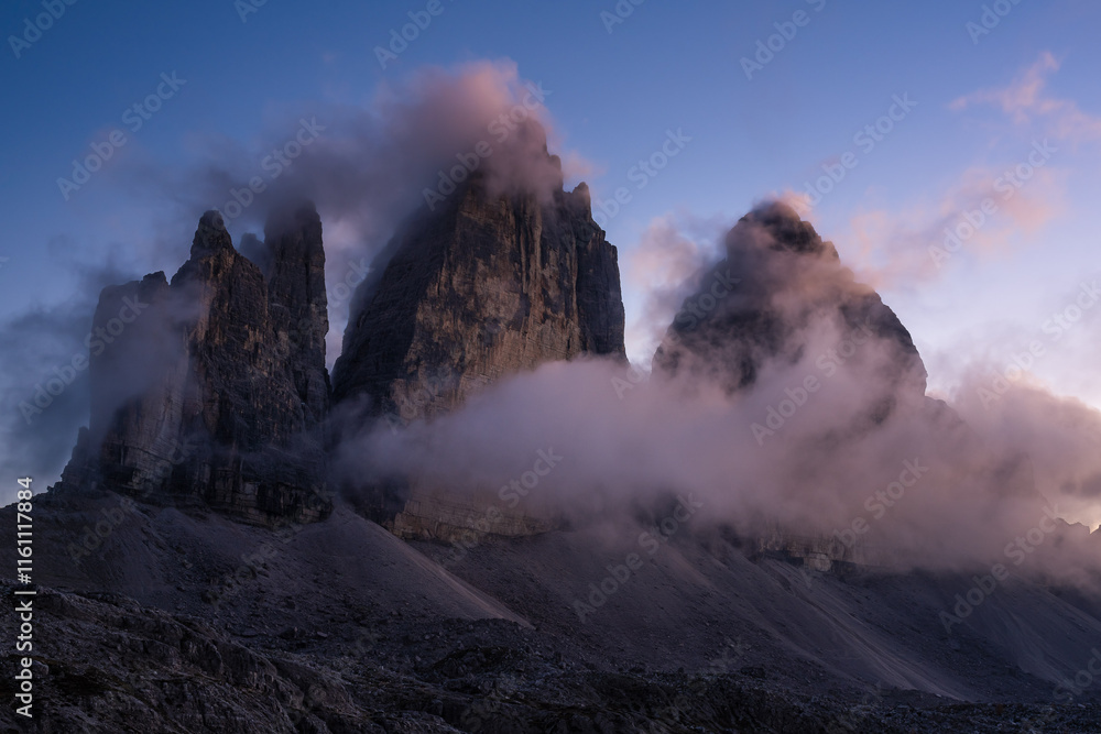 Fototapeta premium Tre Cime di Lavaredo at sunset