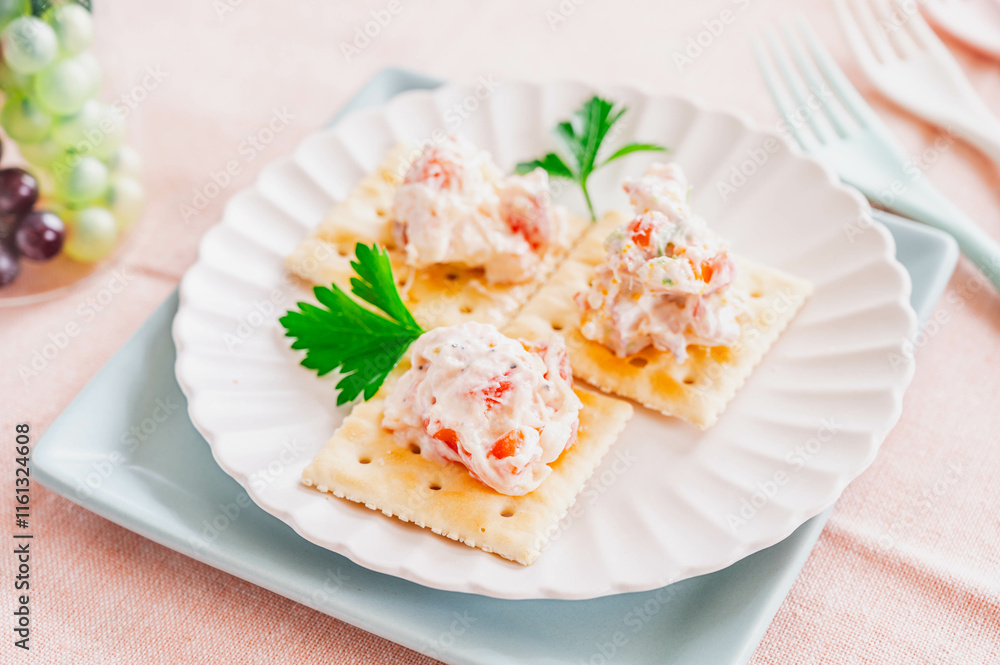 海鮮サラダのカナッペ　2種類