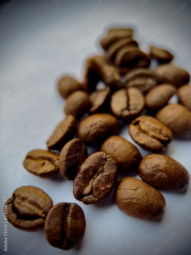 Naklejka premium coffee beans in a bowl