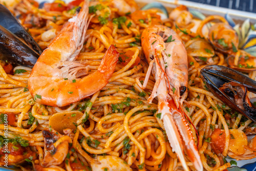 Wallpaper Mural A plate of spaghetti with shrimp and mussels Torontodigital.ca