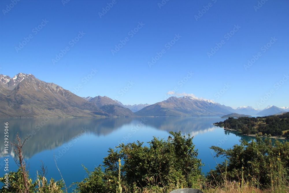Obraz premium lake and blue sky