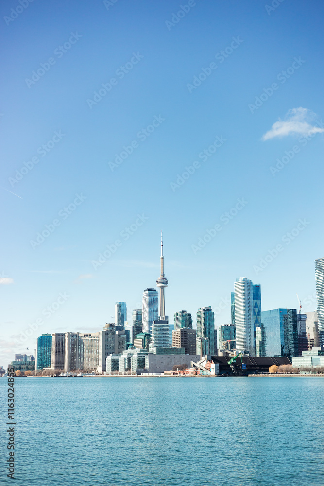 Obraz premium Panoramic vvertical view from Lake Ontario - TORONTO, CANADA, NORTH AMERICA - FEBRUARY 2, 2024