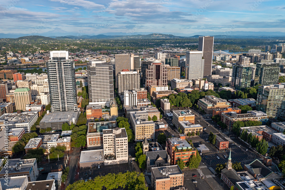 Obraz premium Various day and sunset drone scene of Portland Oregon, Willamette river and downtown, Aerial drone footage