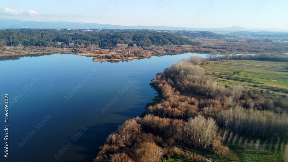 Obraz premium pateira fermentelos lago Portugal