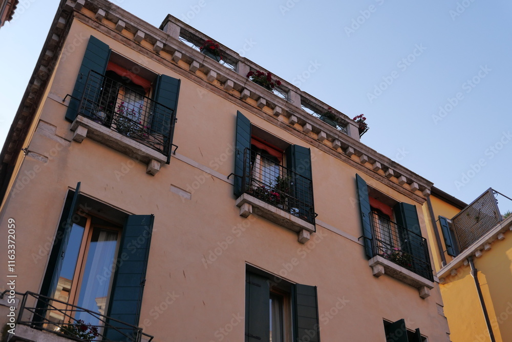 Fototapeta premium A snapshot of Venice's daily life and alleys
