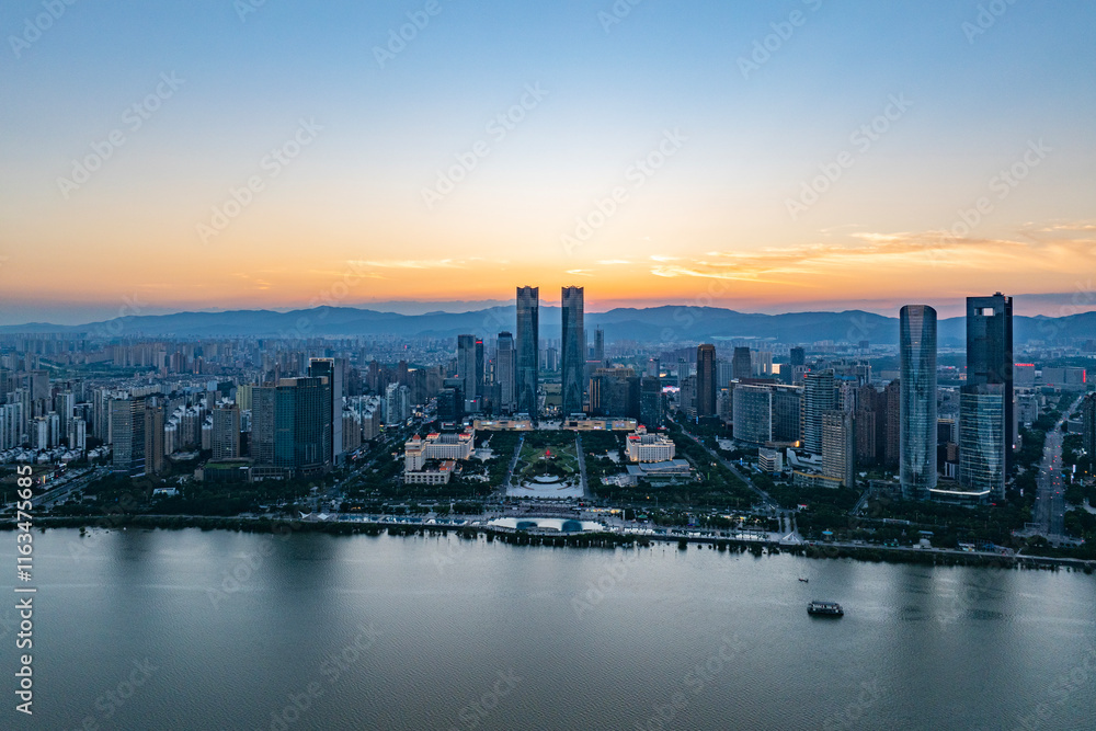 Fototapeta premium country skyline at sunset