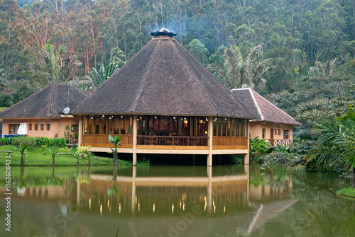 Vakona forest lodge, forêt primaire tropicale, Parc National Andasibé Mantadia, Madagascar photo