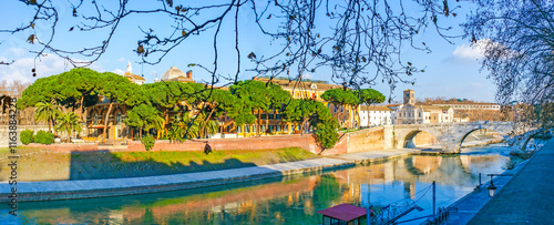 Obraz na płótnie Panorama of Tiber River with Ponte Cestio bridge, Rome, Italy w salonie