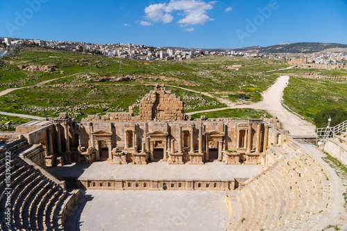 Obraz na płótnie Jerash, Jordan: The ancient Greco-Roman city of Gerasa famous for temples, amphitheater and columns in Jordan in the Middle East. w salonie
