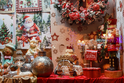 Obraz na płótnie ZAKOPANE, POLAND - DECEMBER O3, 2024: A shop window decorated for Christmas with lots of beautiful toys and figurines. w salonie