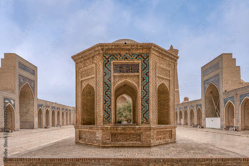 Fototapeta premium Uzbekistan - Bukhara - Kalyan Mosque - Courtyard