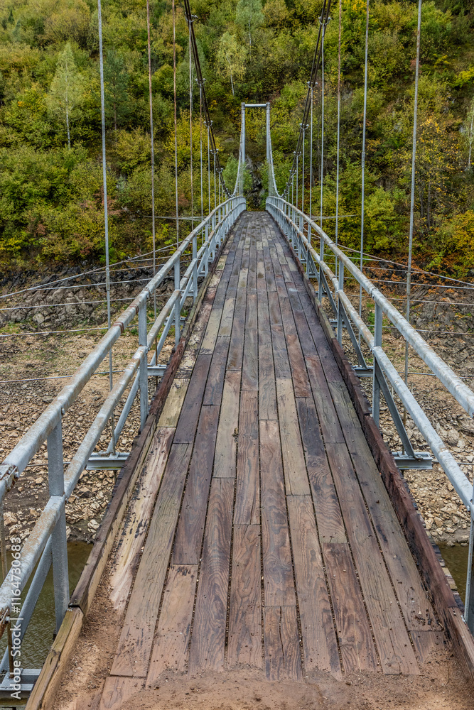 Obraz premium Suspension foot bridge over Uvac river canyon near Sjenica, Serbia