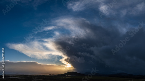 Fotografija Storm rolling into the Willamette Valley at sunset